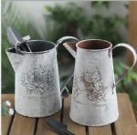 rustic metal flower vase/watering can with Bird decorative